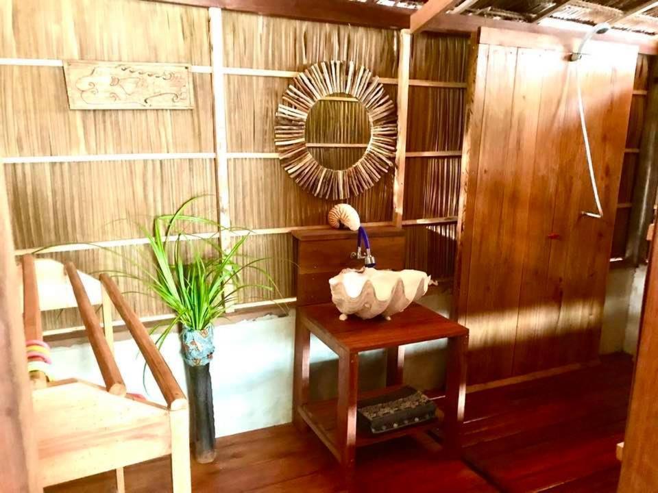 Tabari Dive Lodge Pulau Mansuar Экстерьер фото